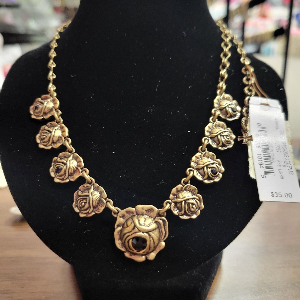 Lucky Brand flower necklace